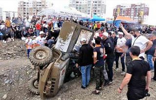 Tokat’taki off-road yarışlarında aracın devrilme...