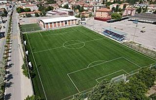 Tomarza Kapalı Spor Salonu ve İlçe Stadı yenilendi