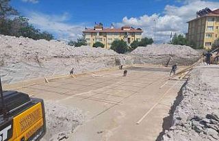 Tomarza’da öğrenci yurdunun temel açma çalışmaları...