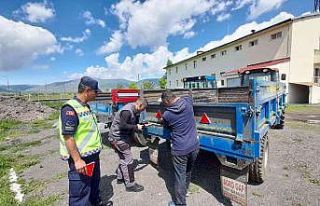 Traktör kullanan çiftçilere ’Reflektör’ uyarısı