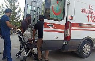 Traktör römorkundan düşen vatandaş ağır yaralandı