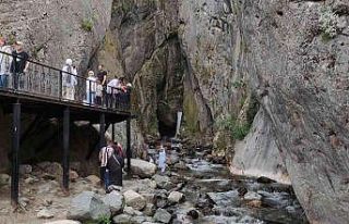 Turistler bu şelaleyi görmeden şehirden ayrılmıyor