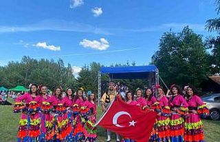 Türk folklorcular Polonya’da büyük ilgi gördü
