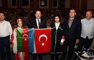 Türk Halk Müziği Öğretmenler Korosu konser verdi