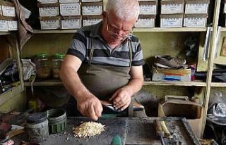 Türkiye’nin tek tahta çivili ayakkabı üreten...