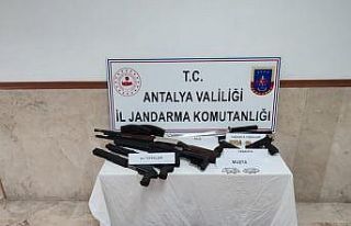 Umuma açık 5 işletmede ruhsatsız 2 tabanca, 5...