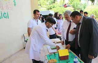 Üniversite öğrencileri şenlikte coştu