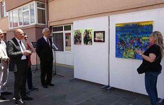 Üniversite öğrencilerinin el emeği eserleri, sergide...