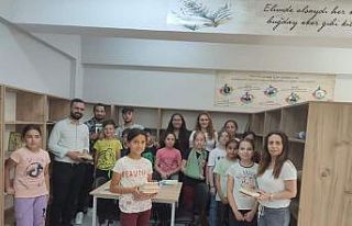 Üniversitelilerden kardeşlerine anlamlı hediye