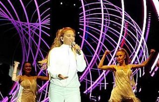 Ünlü sanatçı Demet Akalın Zonguldak’ta konser...