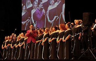 Ünlü sanatçılar ve C-Majör korosu down sendromlu...