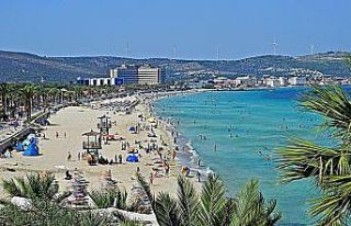 Ünlü tatil merkezi Çeşme’ye bayramda 1 milyonu...