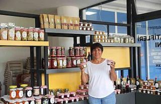 Üreten kadınların ürünleri müşterilerle buluştu