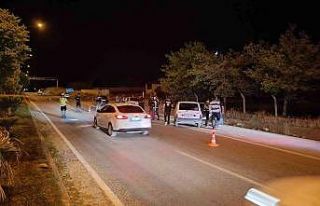 Uyuşturucu suçundan aranan 8 kişi yakalandı