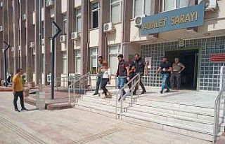 Uyuşturucu taciri çift yakalandı