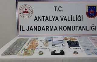 Uyuşturucuyu piyasaya süremeden yakalandı