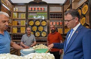 Vali Dr. Ozan Balcı, peynirciler çarşısını ziyaret...