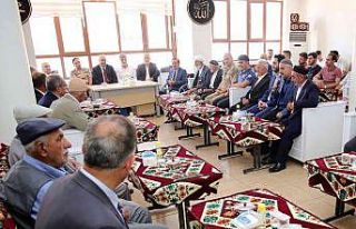 Vali Gündüzöz, Tokmak ve Akın ailelerine taziyede...