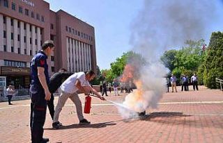 Valilik çalışanlarına yangın eğitimi