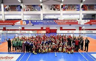 Veteranlar Badminton Şenliği başladı