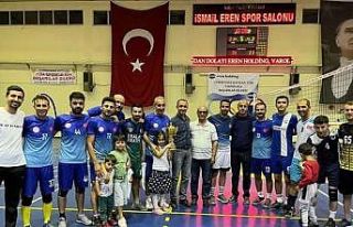 Voleybol turnuvasının şampiyonu Güroymak Milli...