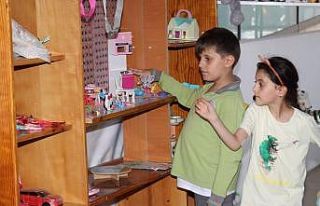 Yalova Belediyesi 10 bin adet geri dönüşüm oyuncağını...