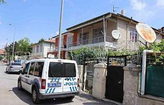Yaşlı kadın yalnız yaşadığı evinde ölü bulundu