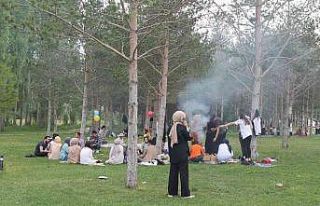 Yaz mevsiminin gelmesiyle birlikte Bayburt’ta piknik...
