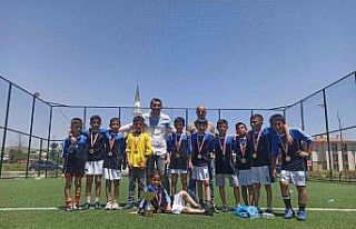 Yazıkonak Belediyesi sponsor oldu, öğrenciler futbol...