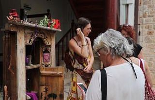 Yerel Harikalar Dolabı AKS Kaleiçi Evi’nde açıldı