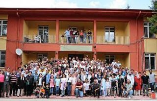 Yetiştirme yurtlarından ayrılan gençler pilav...