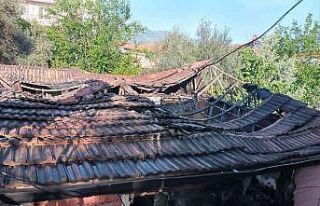 Yıldırım düşmesi sonucu çıkan yangında bir...