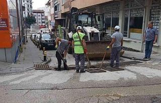 Yoğun yağışta oluşan birikinti ve çamurlar temizlendi