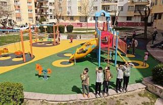 Yunusemre Belediyesi 29 parkta yenileme çalışması...