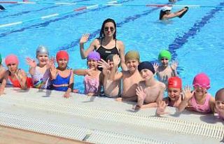 Yunusemre’de havuzlar cıvıl cıvıl