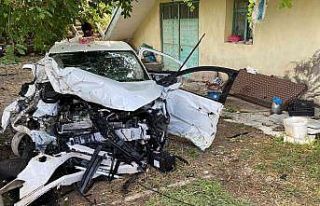 3 kişinin ağır yaralandığı korkunç kaza güvenlik...