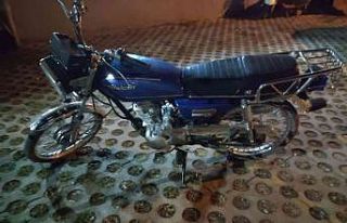 5 ayrı dosyadan aranan motosiklet hırsızı yakalanıp...