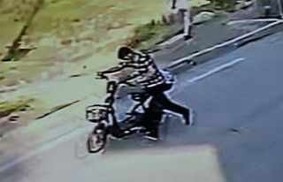 6 kilometrelik yolu yürümemek için aldığı elektrikli...