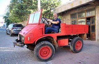 70 yıllık kamyonet ilçe halkının anılarını...