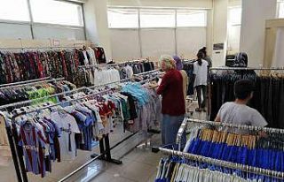 73 bin 300 aileye kıyafet ve ayakkabı yardımı