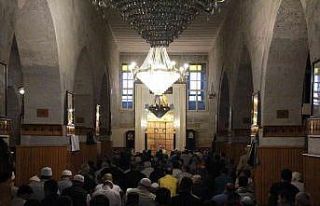 826 yıllık camide bayram namazı