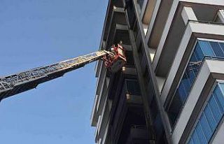 Adana’da apartmanın 3. katında korkutan yangın