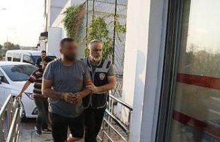 Adana’da firarilere operasyon: Çok sayıda kişi...