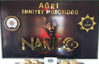 Ağrı’da 8 kilo 750 gram toz esrar ele geçirildi