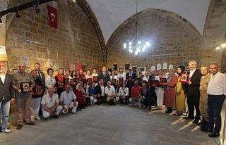 Akademisyenler, eserlerini Dede Korkut Şölenleri...