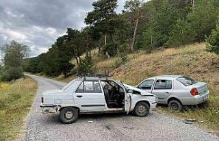 Akdağmadeni’nde kaza: 6 yaralı