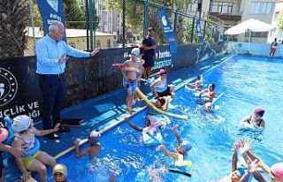 Akdeniz’de yüzme havuzu çocukların ayağına...