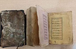 Akhisar jandarması sayesinde iki önemli eser ele...