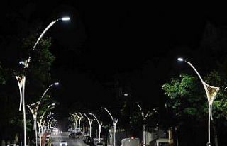 Akşemsettin Caddesi yeni görünümüne kavuştu