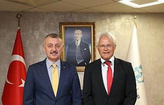 Almanya Başkonsolosu Regenbrecht’i ağırlayan...